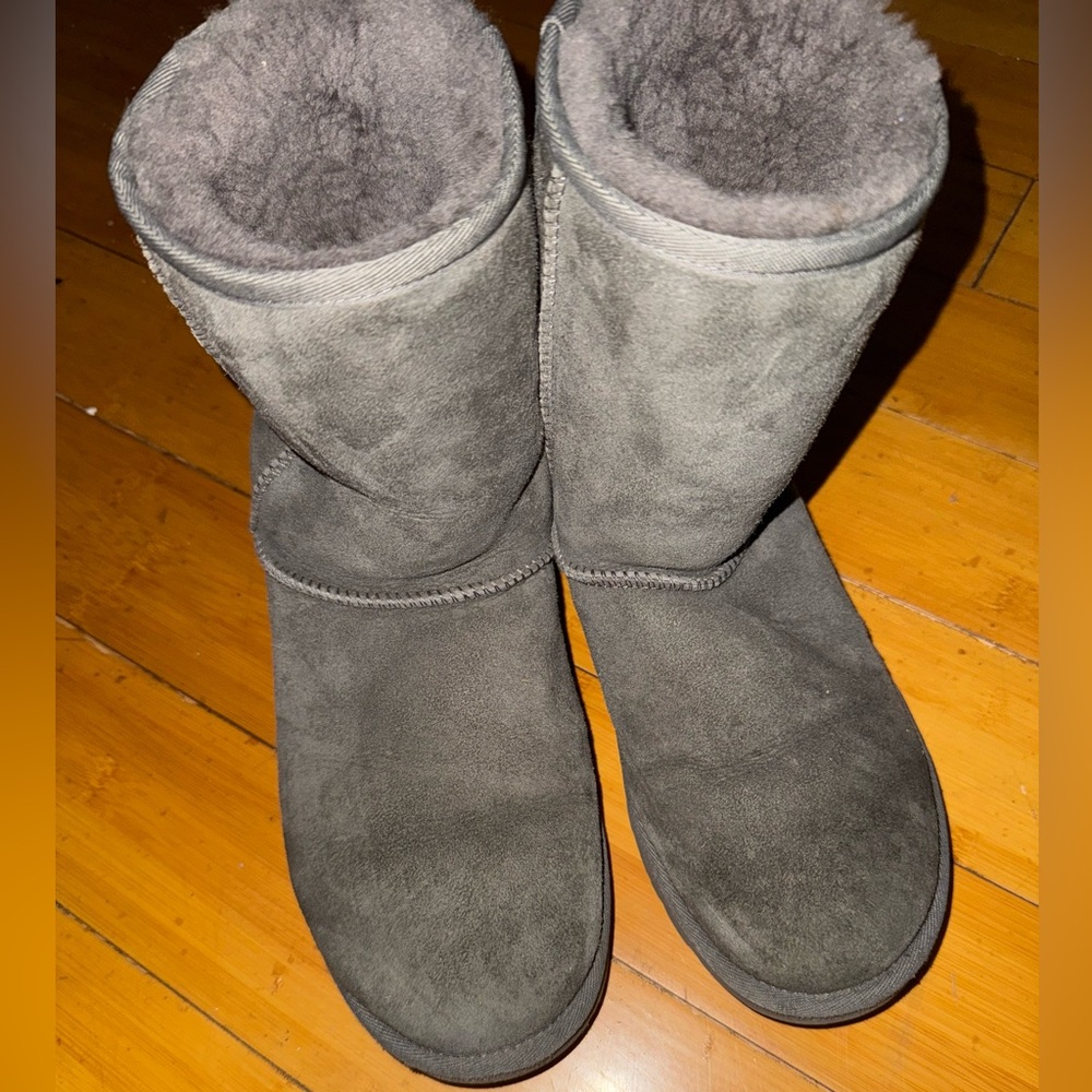 Ugg Classic Short II